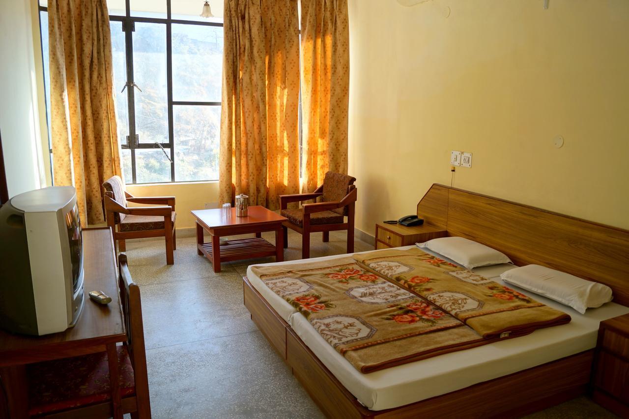 Hotel Uday Palace Pipalkoti Екстериор снимка